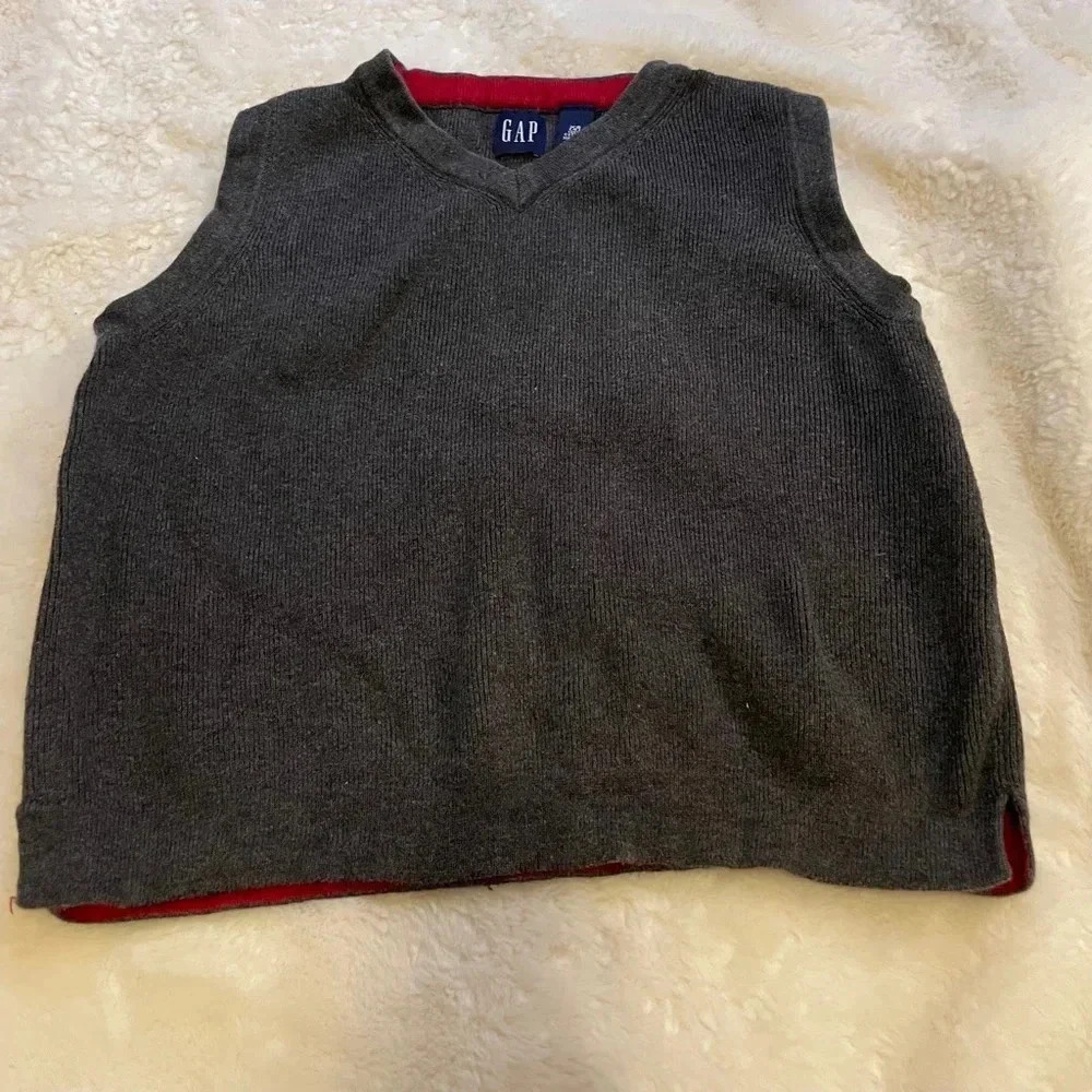 GAP‎ kids XS (4) gray vest